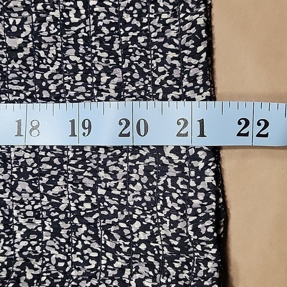 Express Printed Smocked Top, Size M, NEW with Tags, Black White, Gray - Picture 9 of 9
